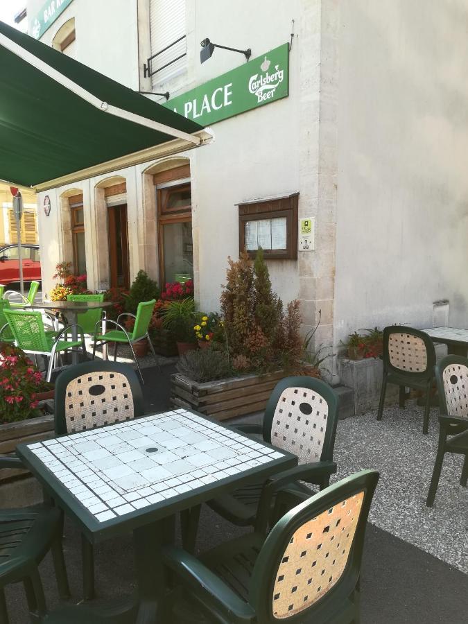 Hotel De La Place Liffol-le-Grand Bagian luar foto