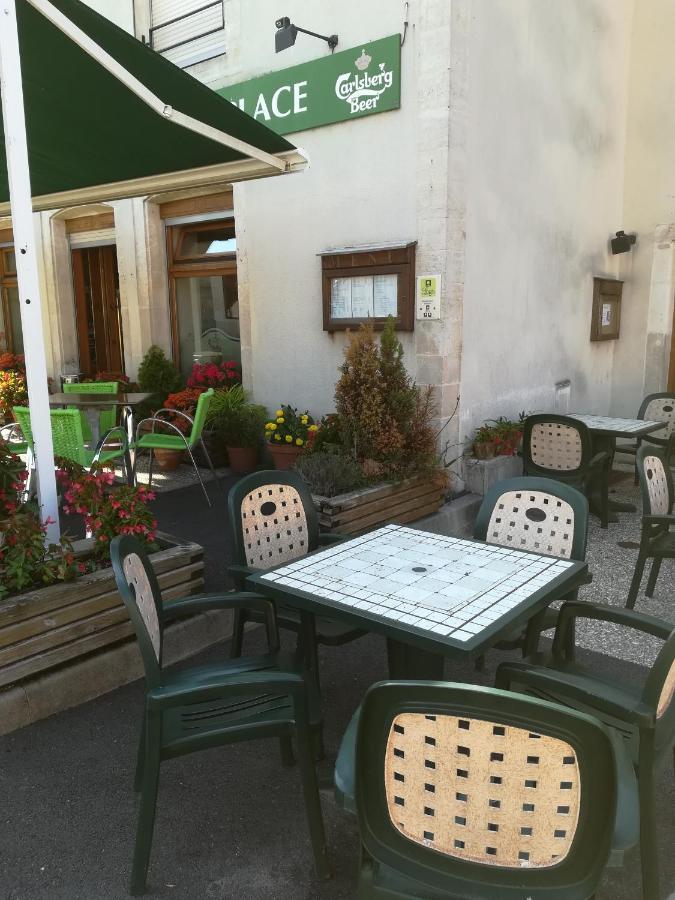 Hotel De La Place Liffol-le-Grand Bagian luar foto